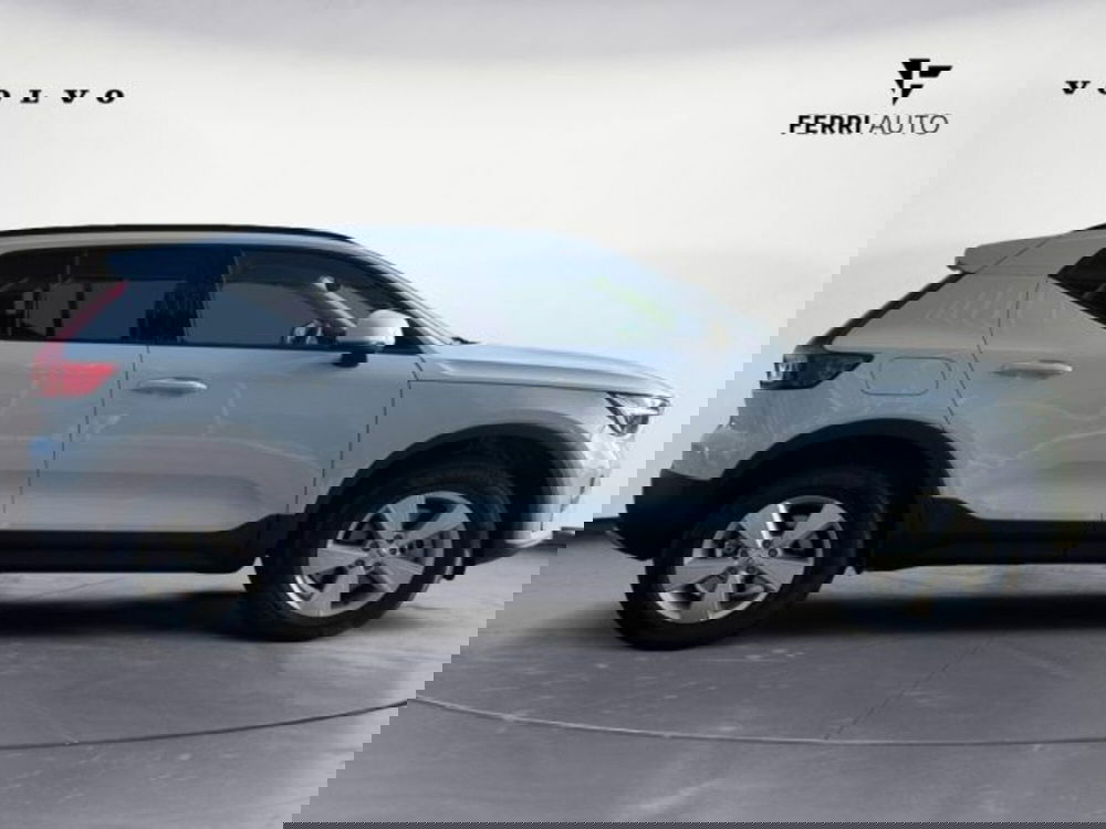 Volvo XC40 nuova a Udine (4)