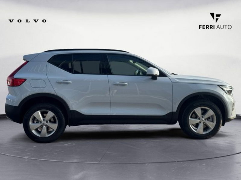 Volvo XC40 nuova a Udine (4)