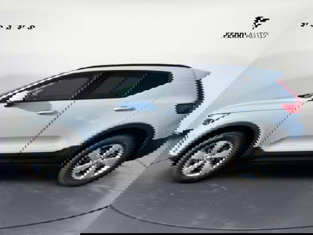 Volvo XC40 nuova a Udine (5)