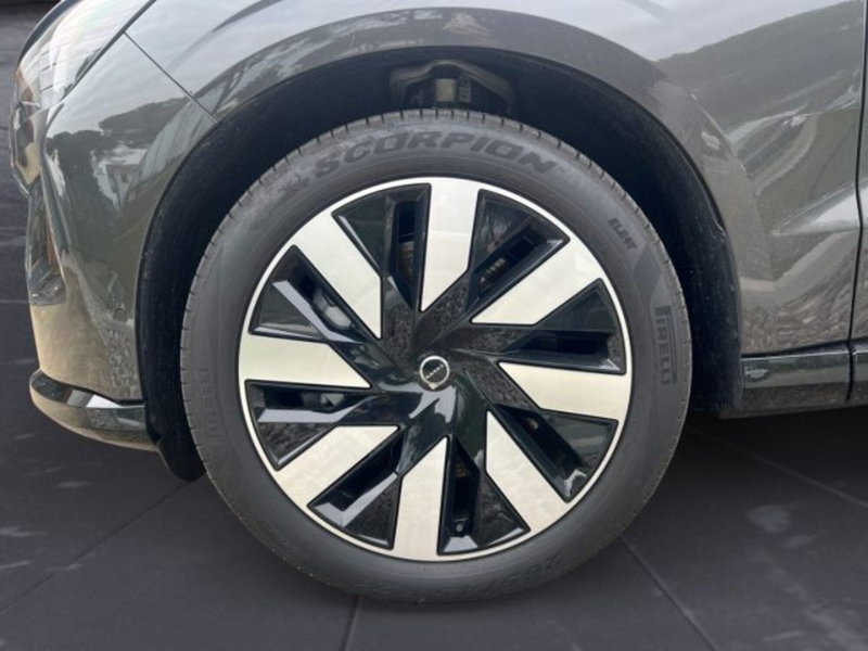 Volvo EX90 usata a Udine (13)