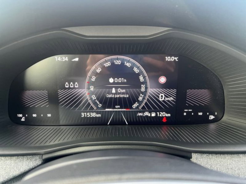 Skoda Kamiq usata a Udine (12)