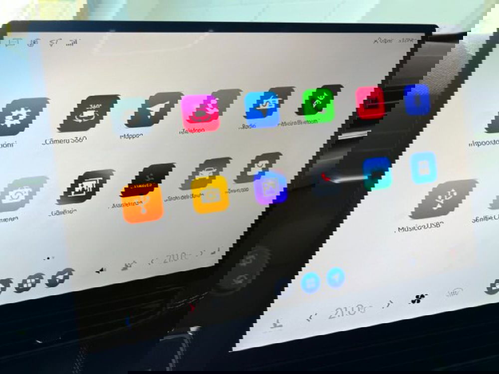 Lynk & Co 01 nuova a Udine (7)