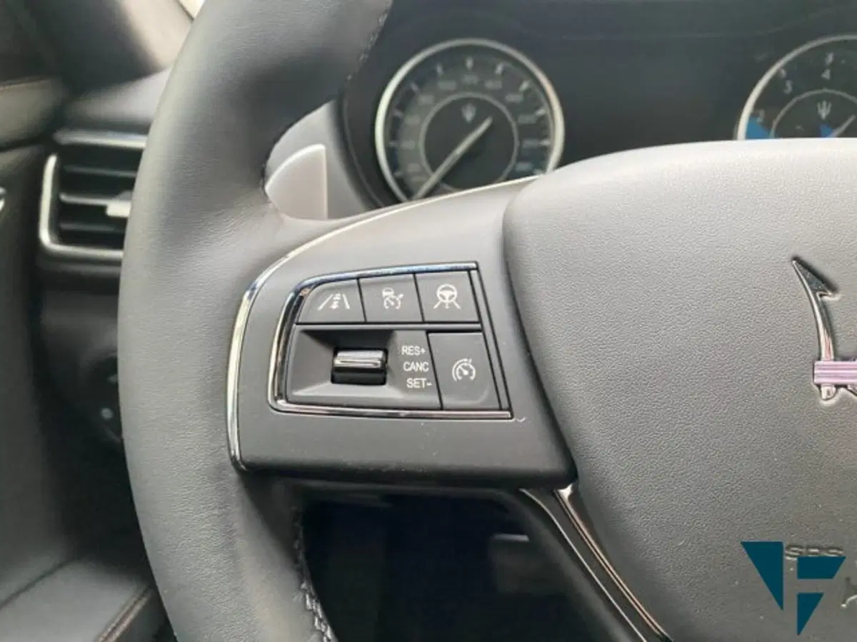 Maserati Ghibli usata a Udine (10)