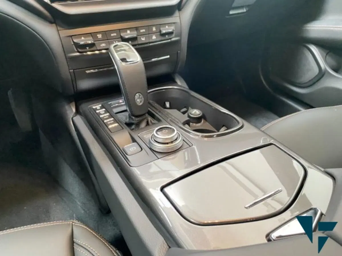 Maserati Ghibli usata a Udine (13)