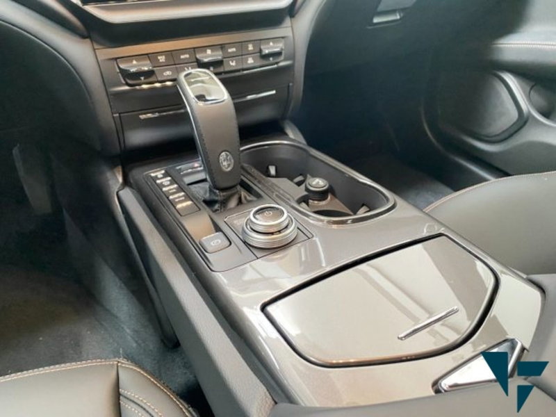 Maserati Ghibli usata a Udine (13)