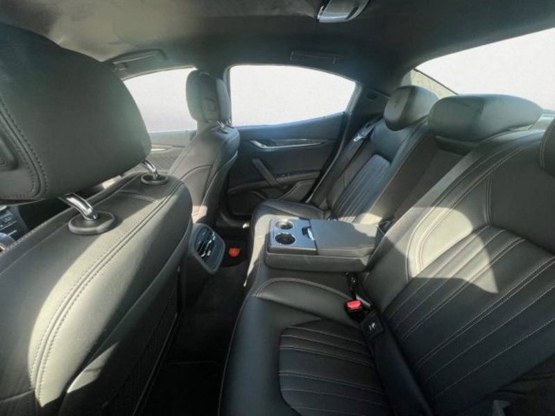 Maserati Ghibli usata a Udine (8)