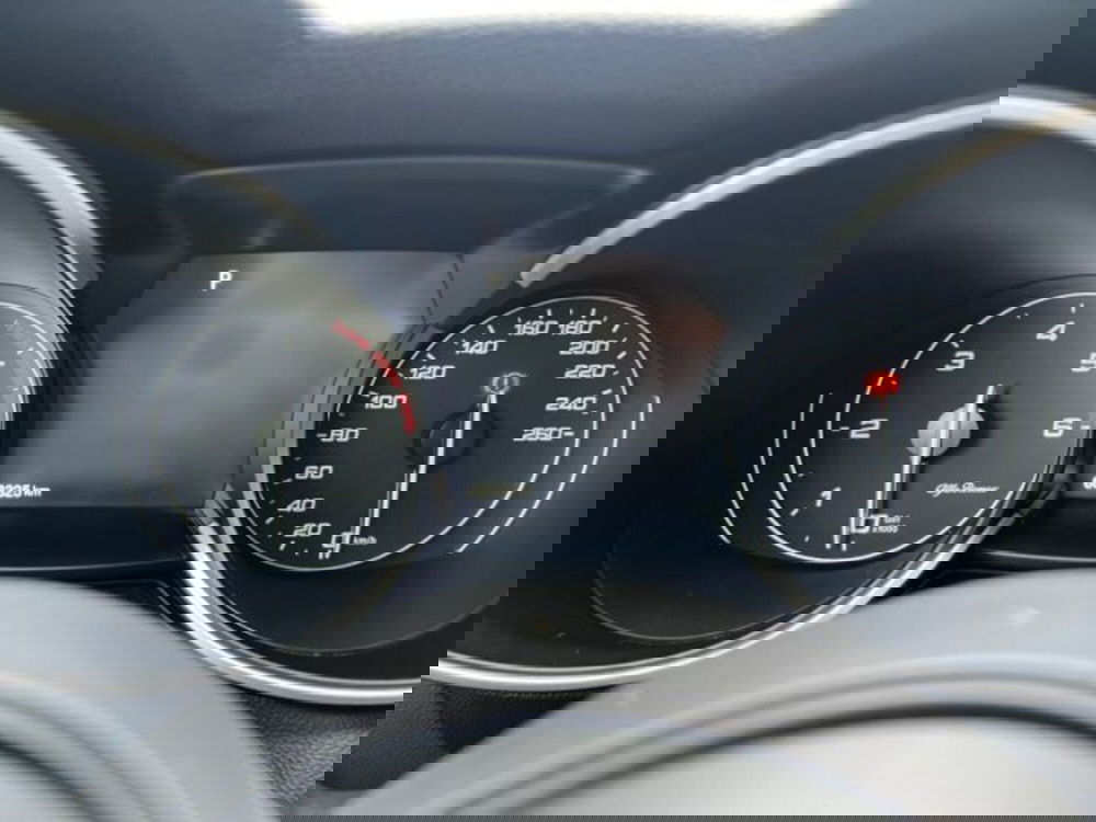 Alfa Romeo Stelvio usata a Udine (11)