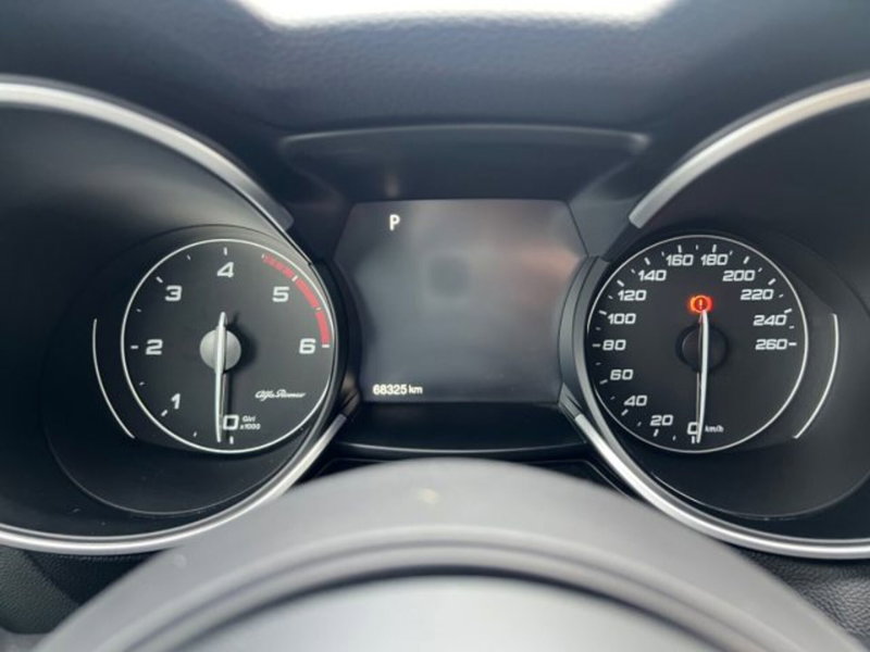 Alfa Romeo Stelvio usata a Udine (12)