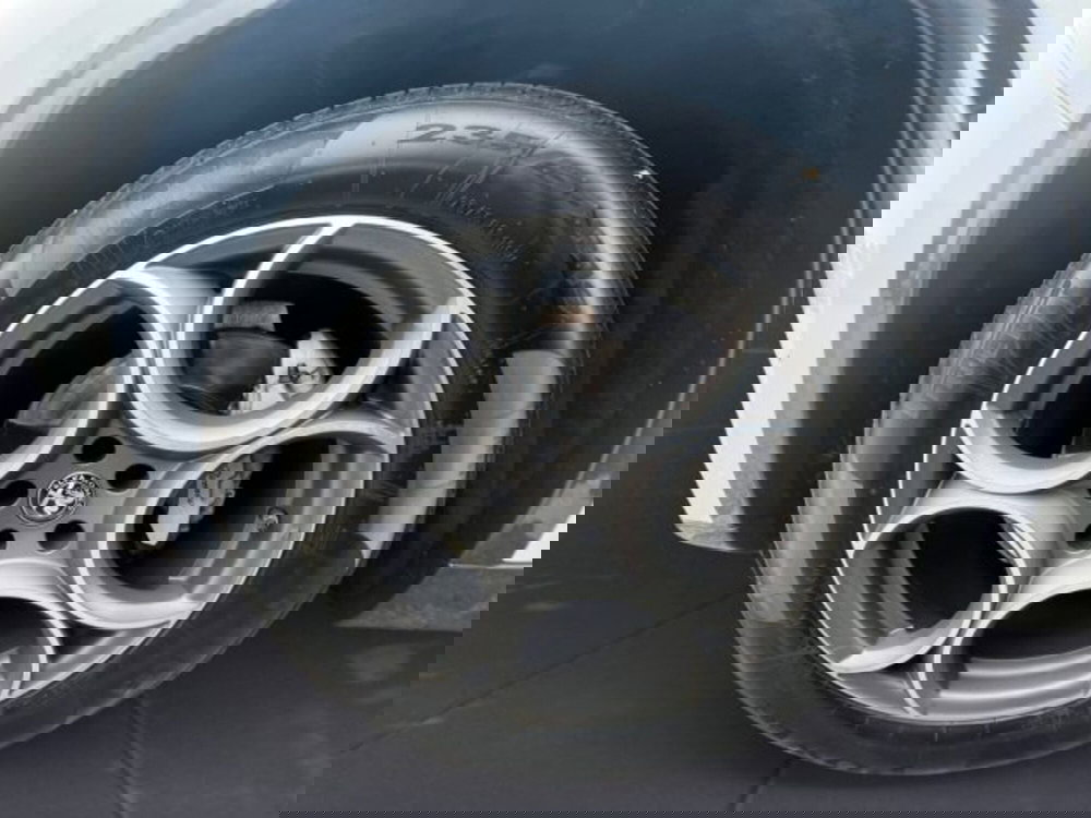 Alfa Romeo Stelvio usata a Udine (13)