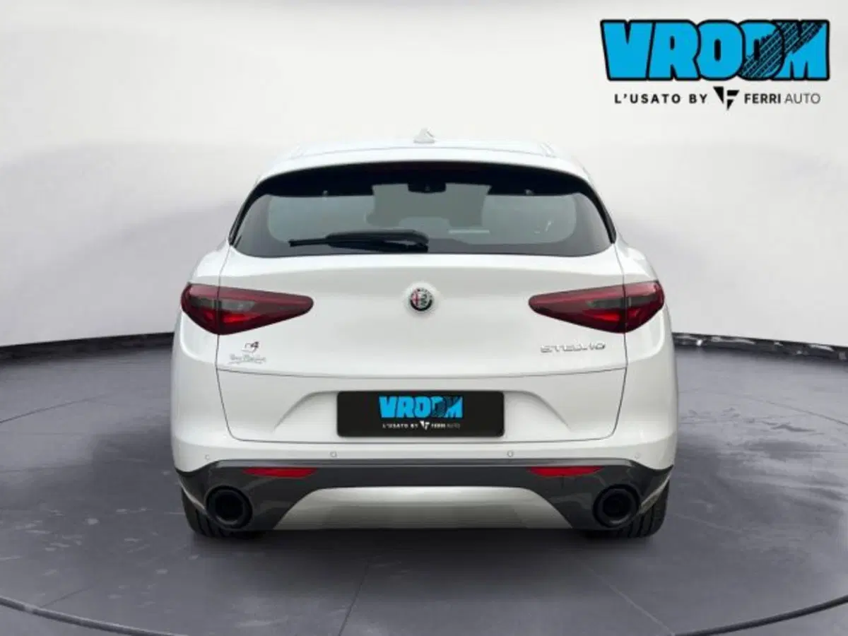Alfa Romeo Stelvio usata a Udine (6)