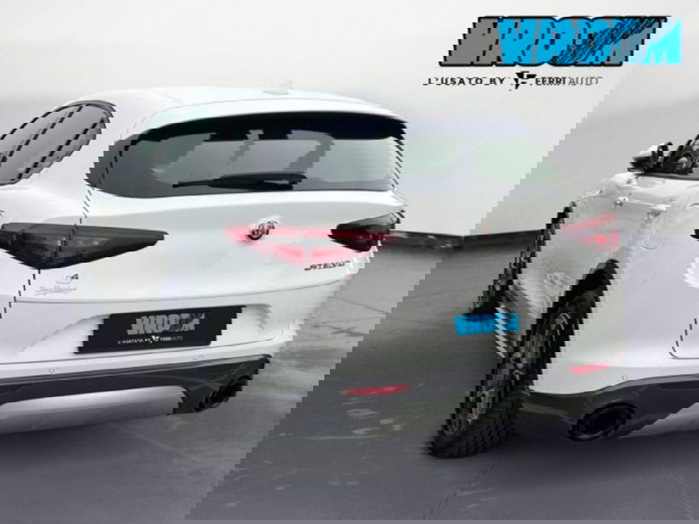 Alfa Romeo Stelvio usata a Udine (6)