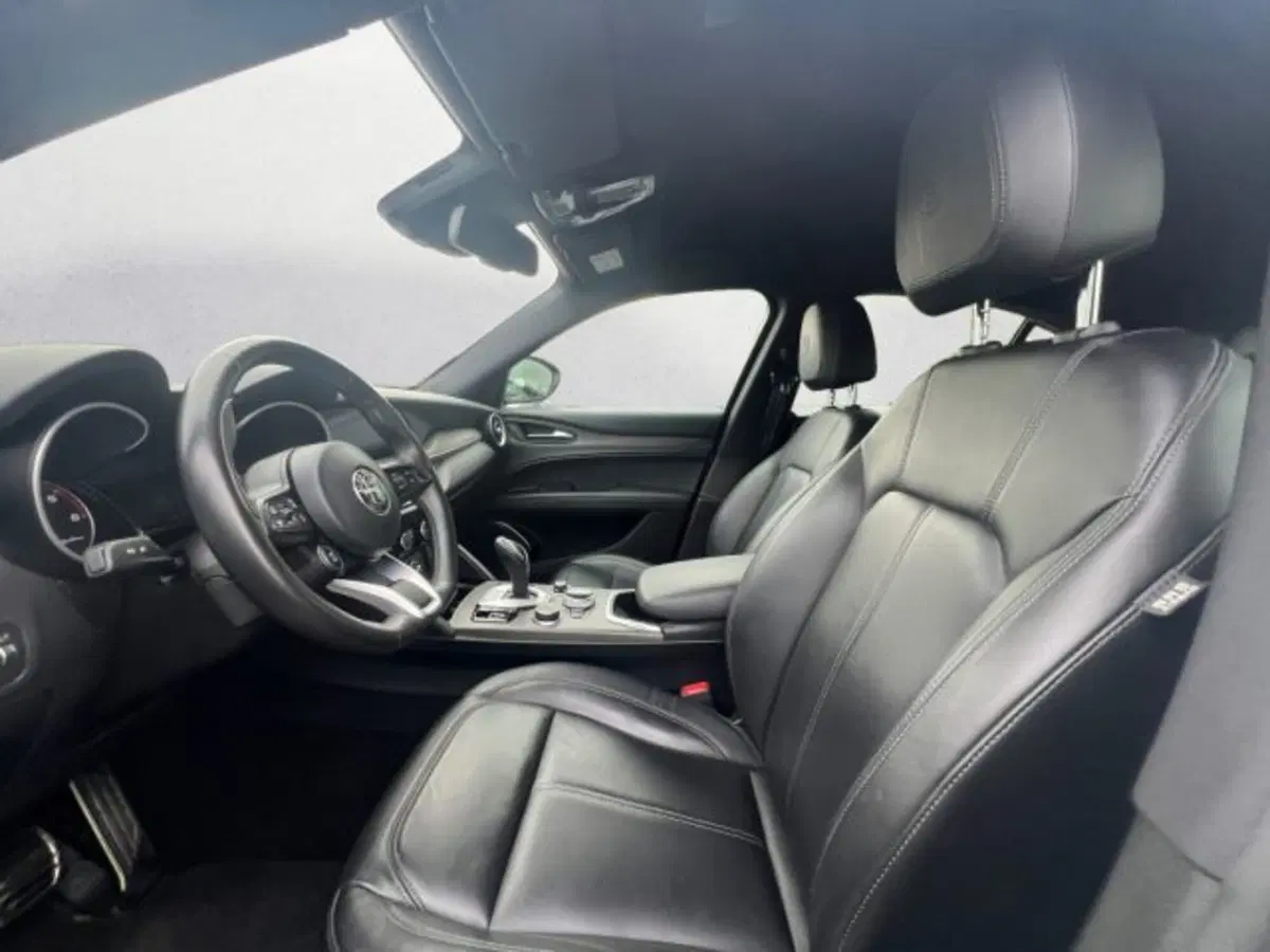 Alfa Romeo Stelvio usata a Udine (8)