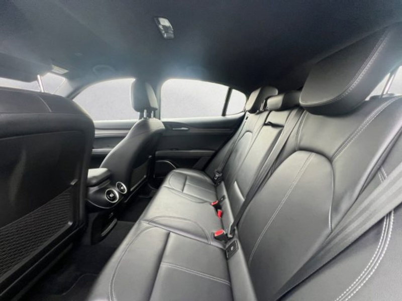 Alfa Romeo Stelvio usata a Udine (9)