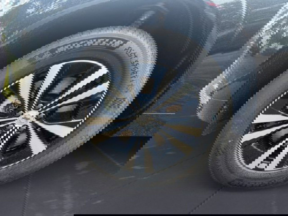 Volvo XC60 nuova a Udine (12)