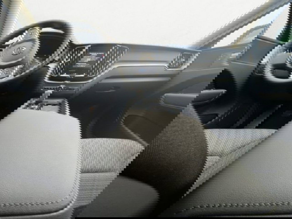 Volvo XC60 nuova a Udine (9)