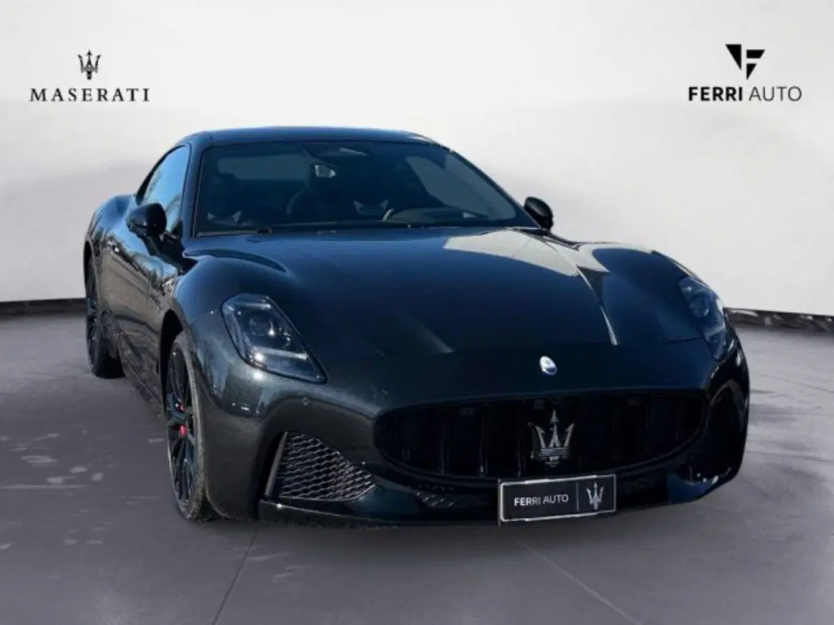 Maserati Granturismo usata a Udine (4)
