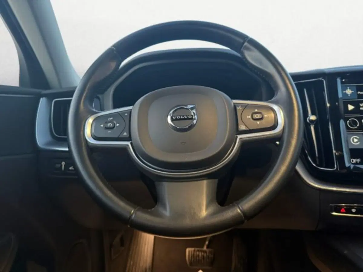 Volvo XC60 usata a Udine (11)