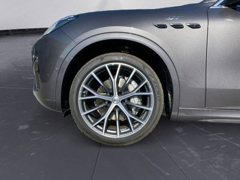 Maserati Grecale nuova a Udine (13)