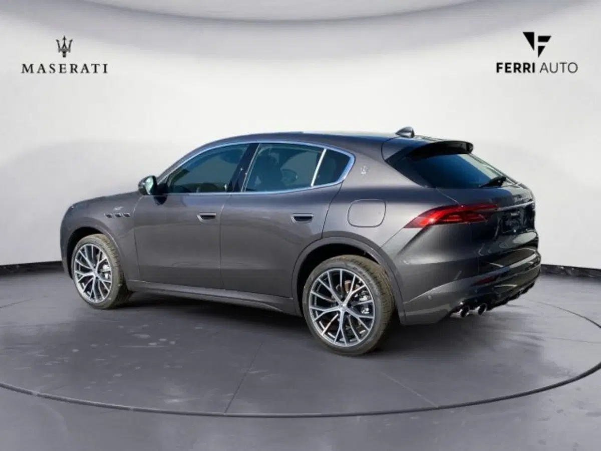 Maserati Grecale nuova a Udine (3)