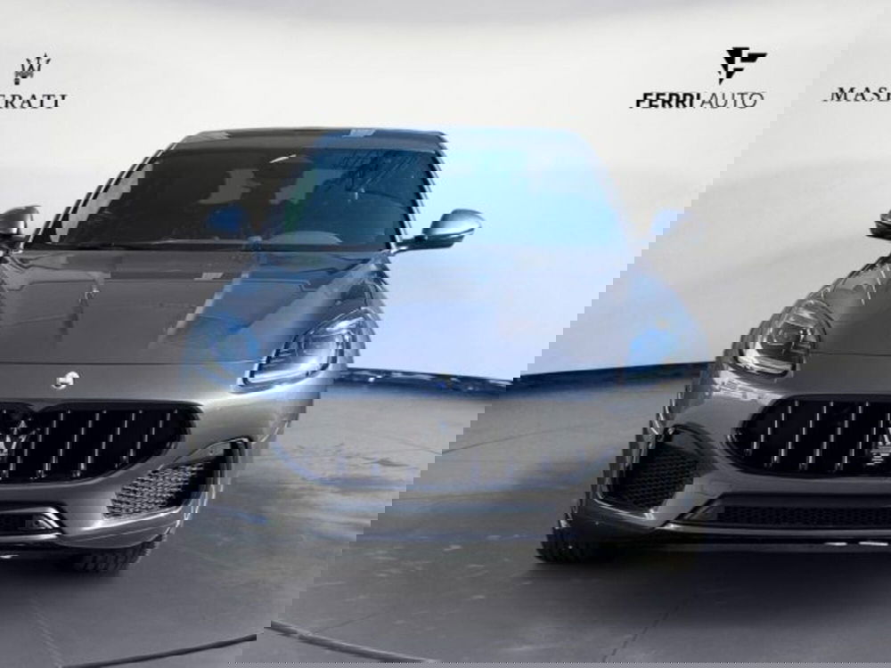 Maserati Grecale nuova a Udine (7)