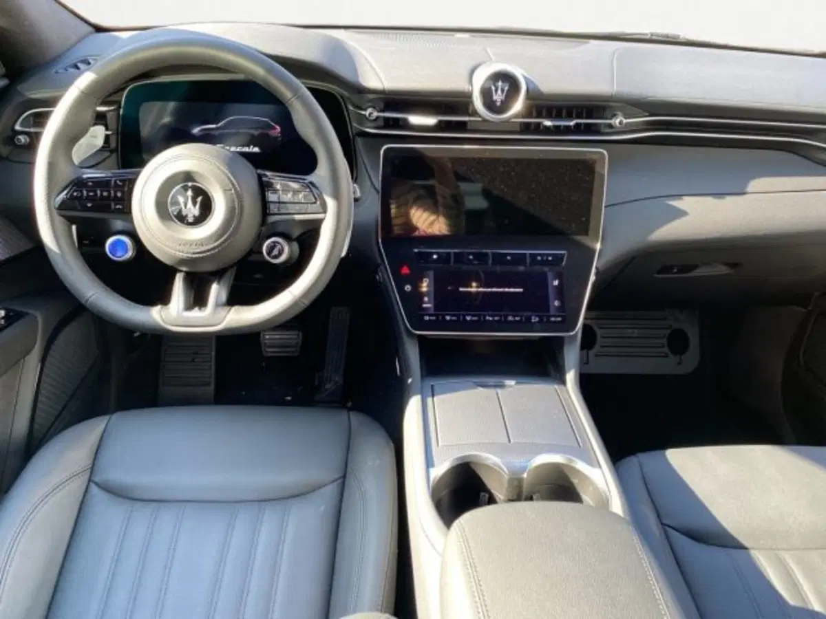 Maserati Grecale nuova a Udine (9)