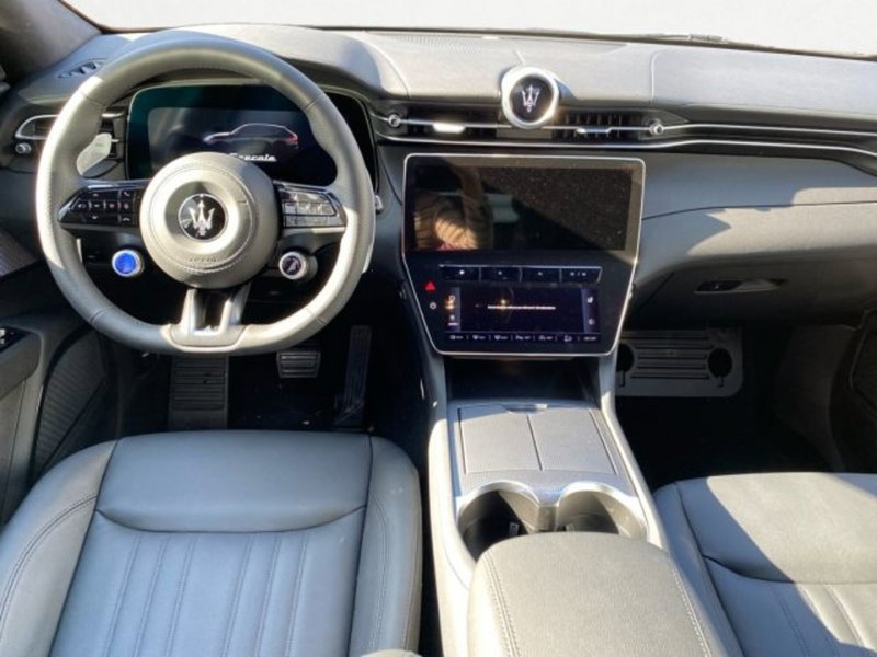 Maserati Grecale nuova a Udine (9)