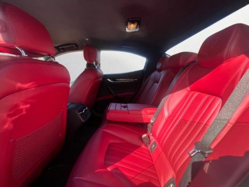 Maserati Ghibli usata a Udine (10)