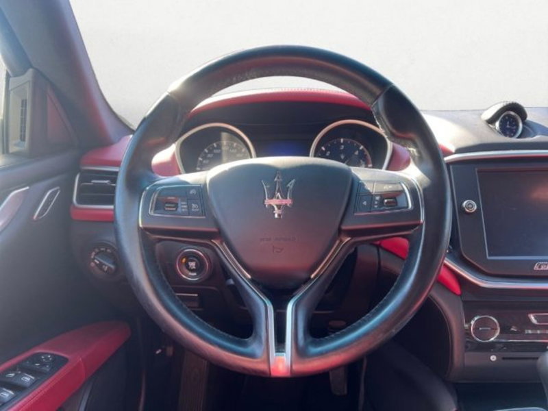 Maserati Ghibli usata a Udine (11)