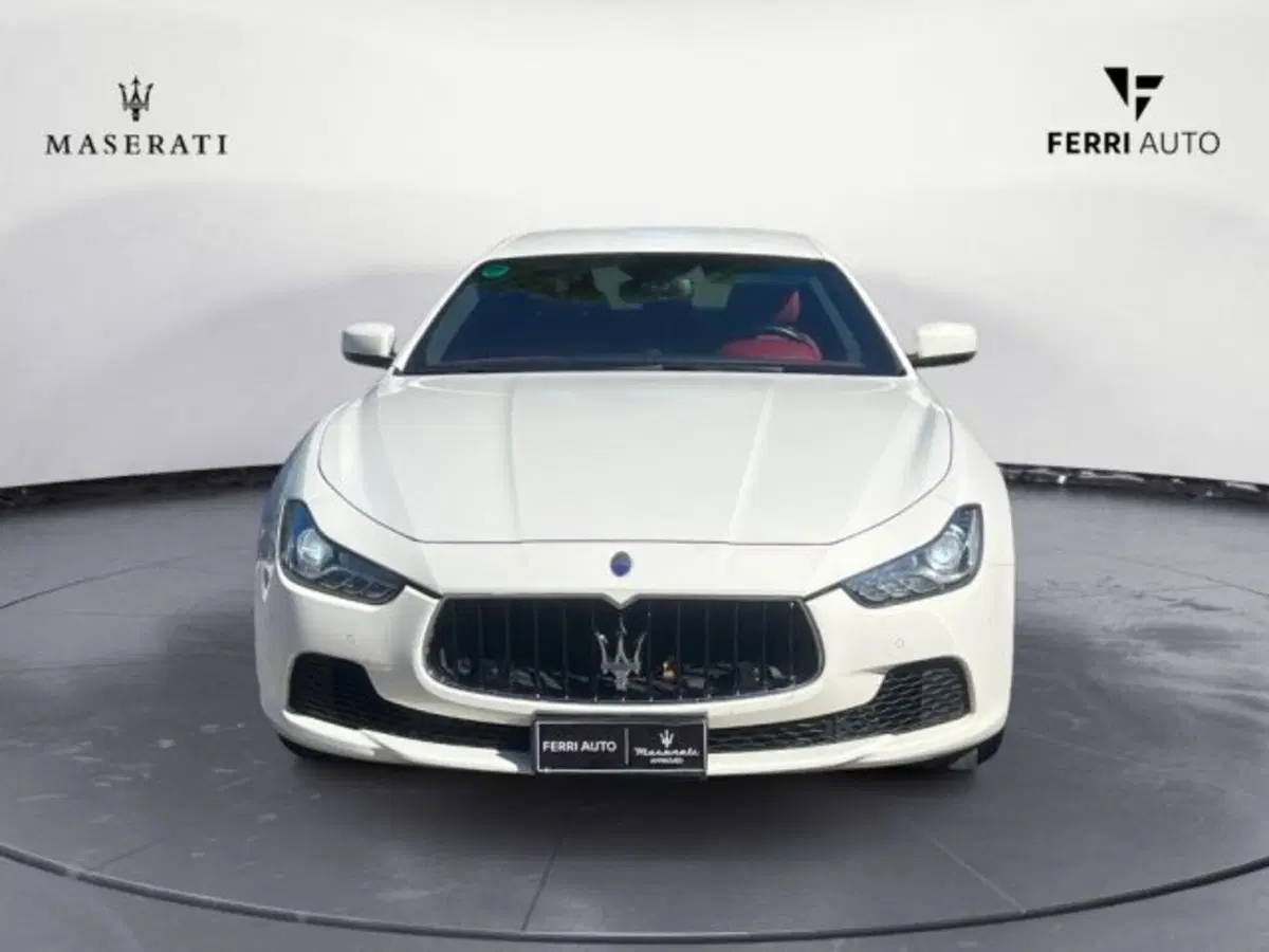 Maserati Ghibli usata a Udine (2)