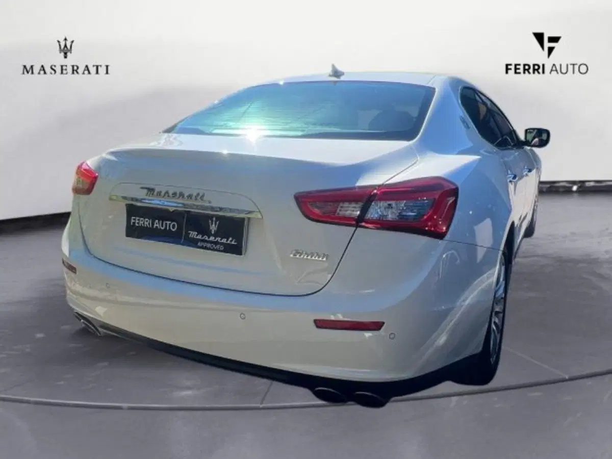 Maserati Ghibli usata a Udine (4)