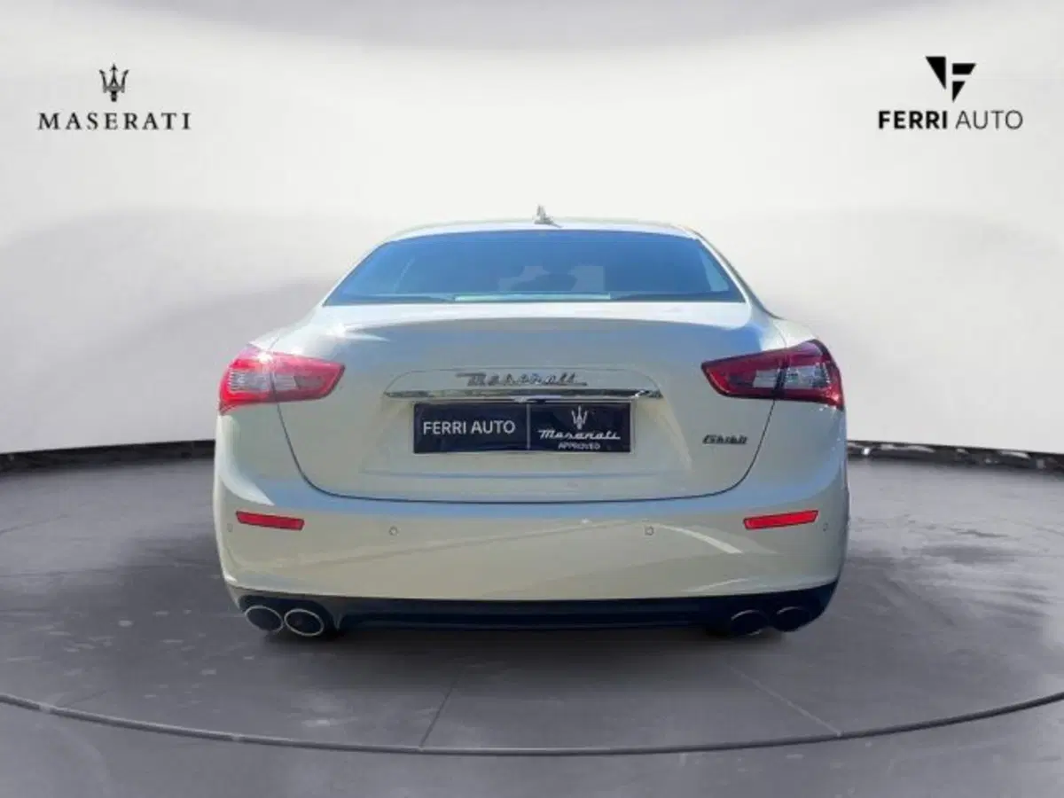 Maserati Ghibli usata a Udine (5)