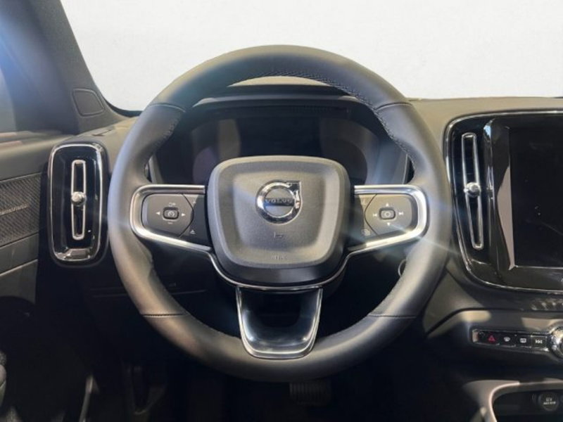 Volvo XC40 usata a Udine (11)