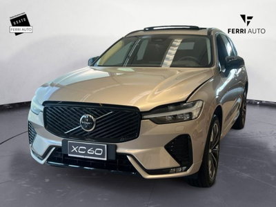 Volvo XC60 B5 AWD automatico Ultimate Dark nuova a Tavagnacco
