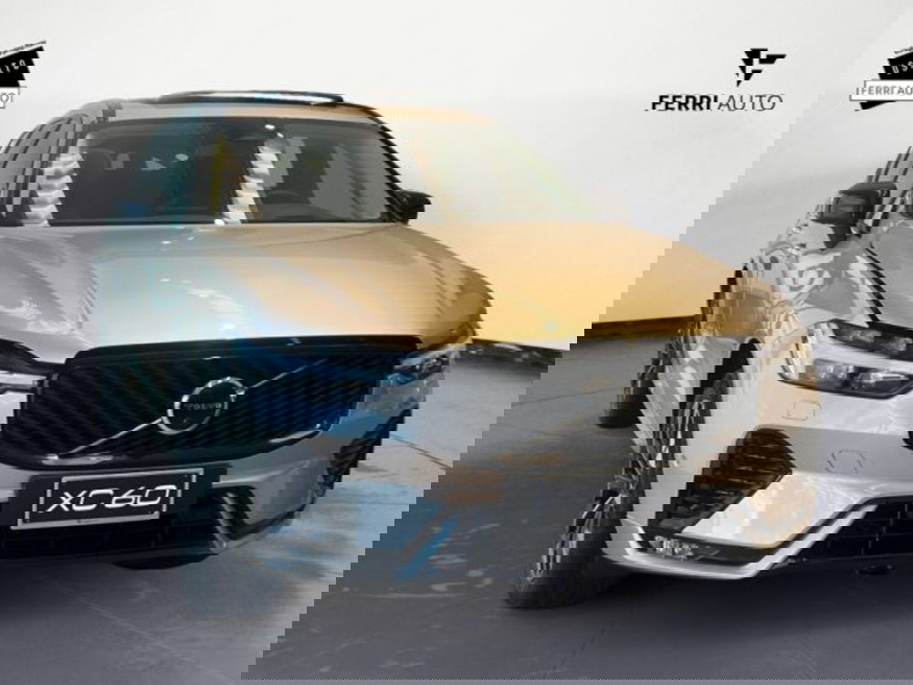 Volvo XC60 nuova a Udine (3)