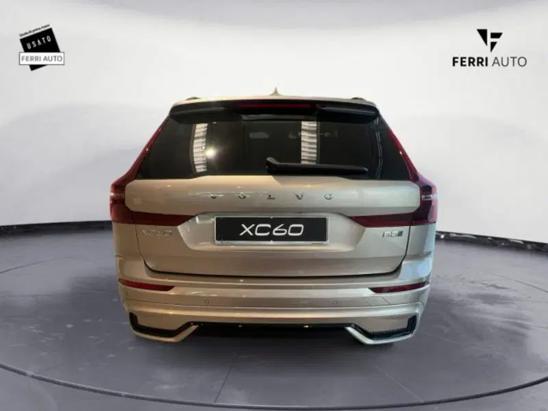 Volvo XC60 nuova a Udine (5)