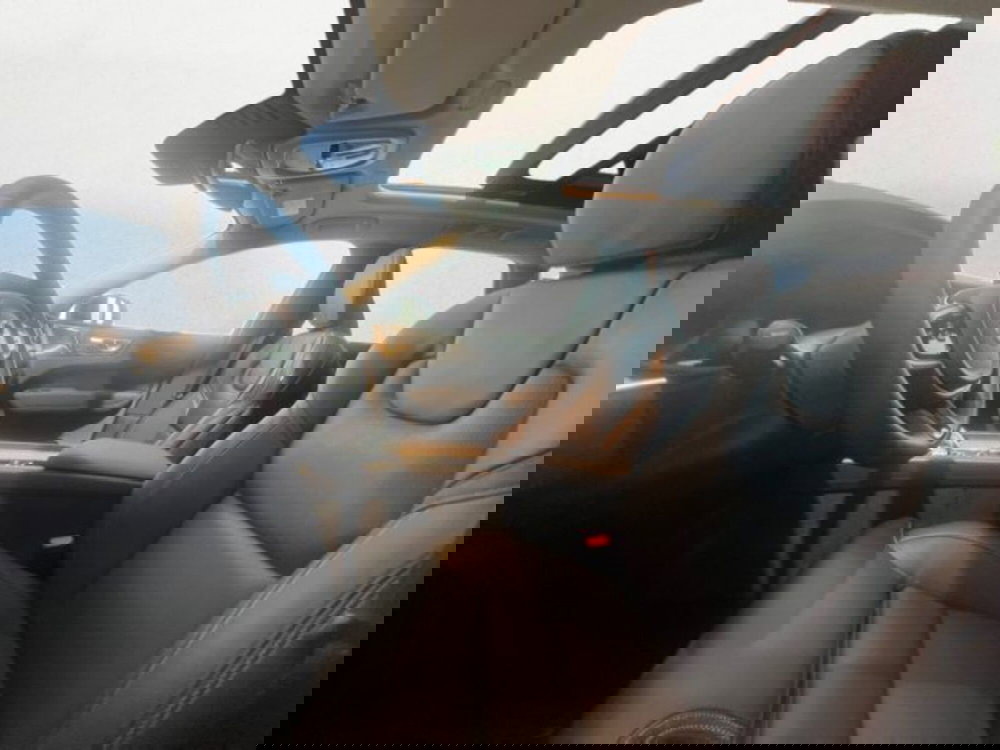 Volvo XC60 nuova a Udine (7)