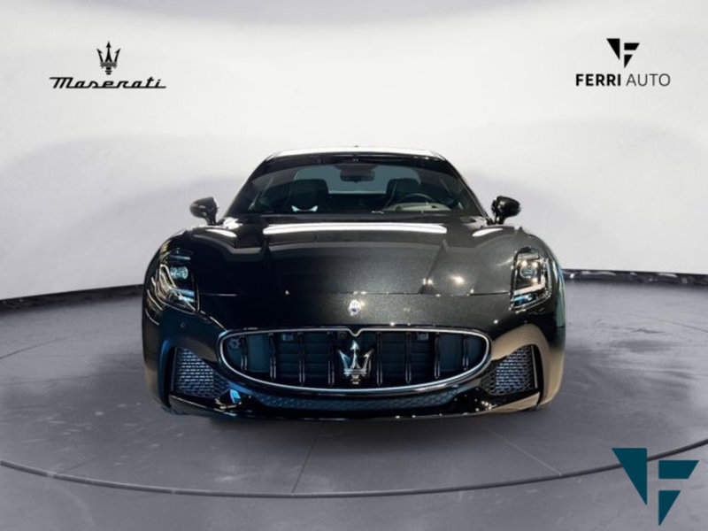 Maserati Granturismo nuova a Udine (3)