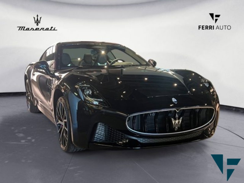 Maserati Granturismo nuova a Udine (4)