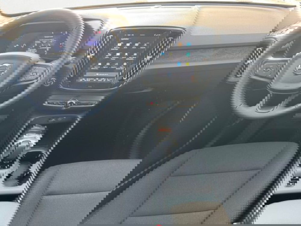 Volvo XC40 nuova a Udine (11)