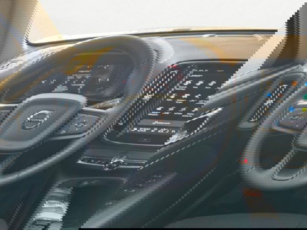 Volvo XC40 nuova a Udine (12)