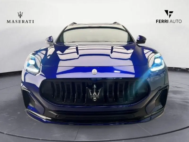 Maserati Grecale nuova a Udine (3)