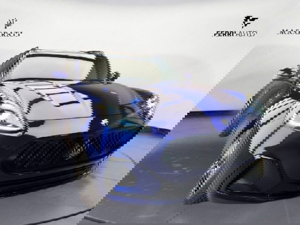 Maserati Grecale nuova a Udine (4)