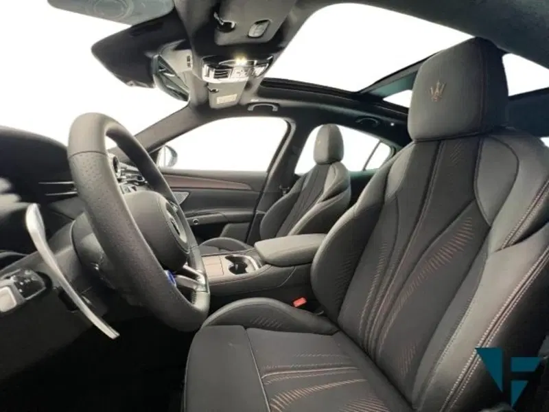 Maserati Grecale nuova a Udine (9)