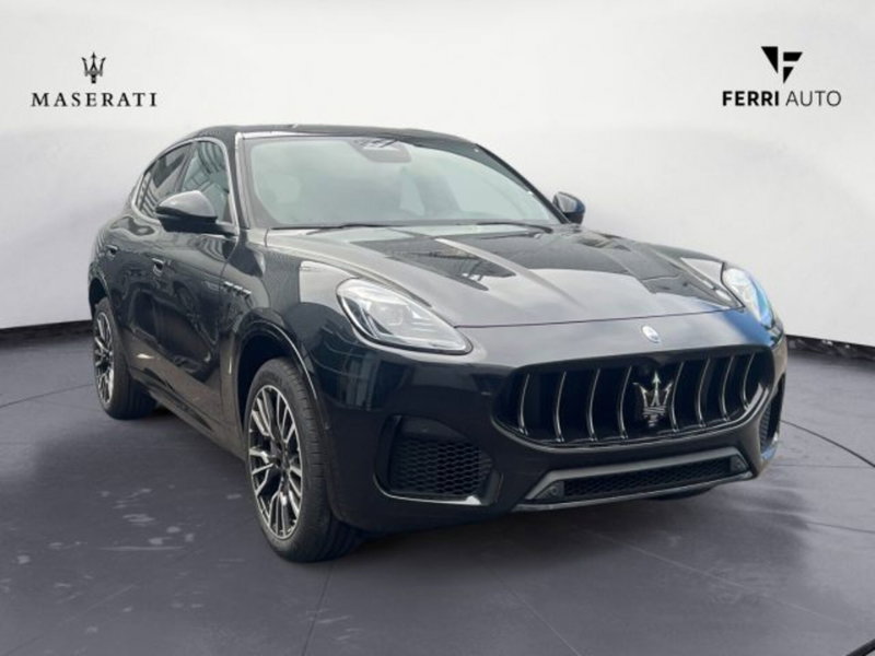 Maserati Grecale nuova a Udine (4)