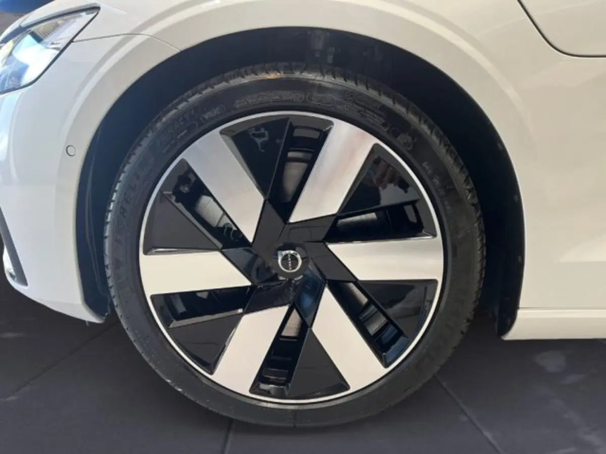Volvo V60 nuova a Udine (11)