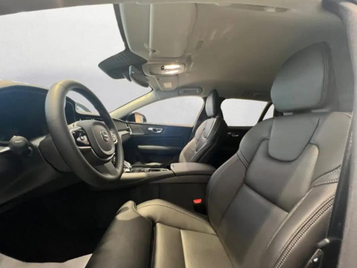 Volvo V60 nuova a Udine (6)