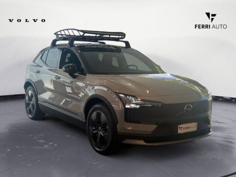 Volvo EX30 Cross Country nuova a Udine (3)