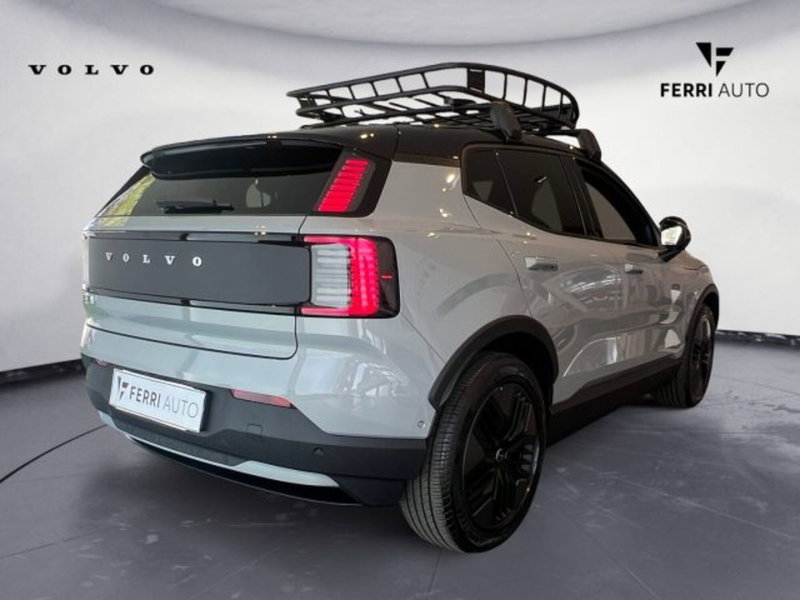 Volvo EX30 Cross Country nuova a Udine (4)