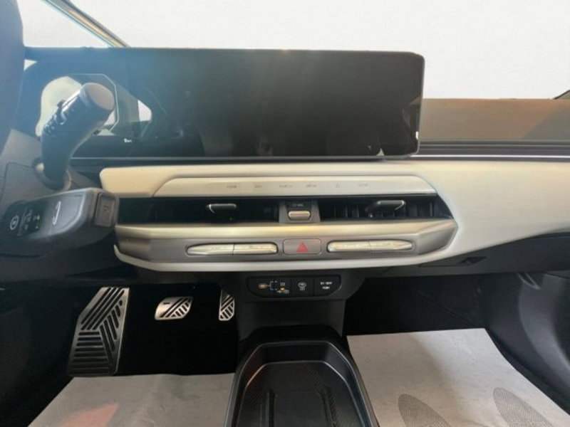 Kia EV4 nuova a Udine (10)