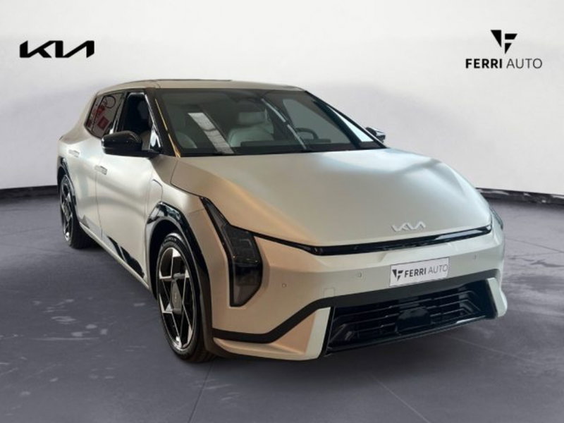 Kia EV4 nuova a Udine (3)